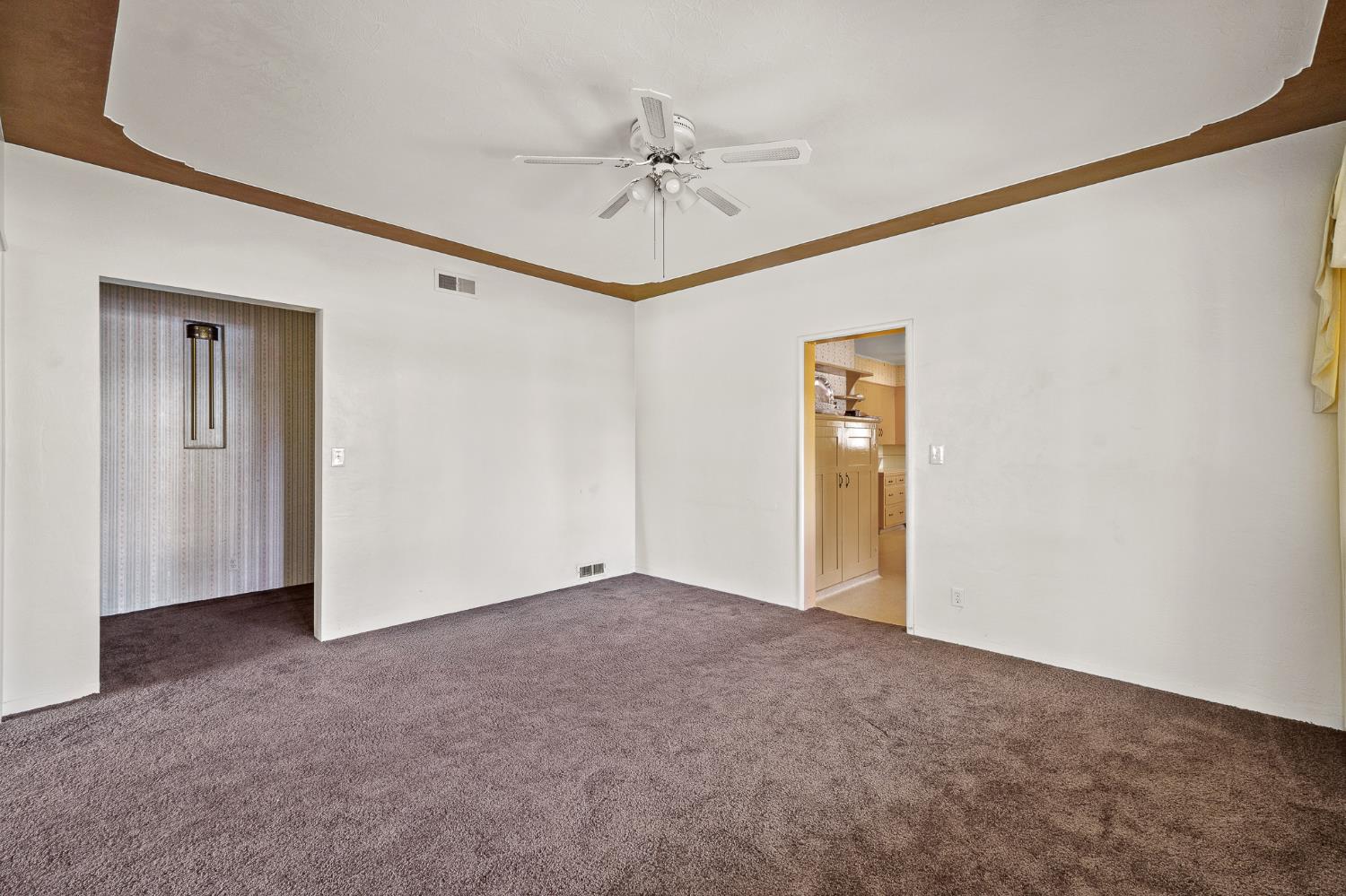 1301 N Douty St, Hanford, CA 93230