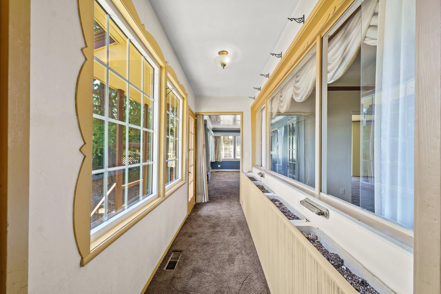 1301 N Douty St, Hanford, CA 93230