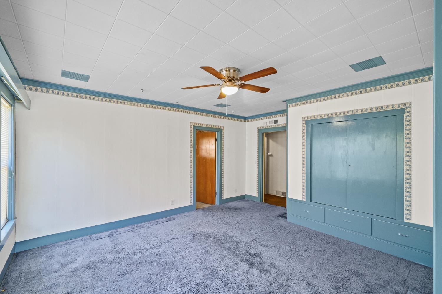 1301 N Douty St, Hanford, CA 93230