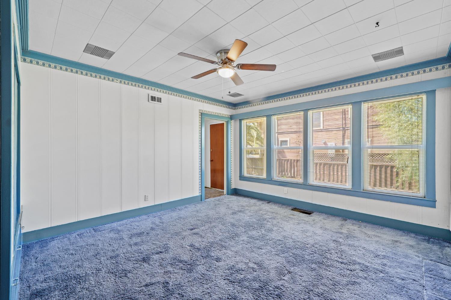 1301 N Douty St, Hanford, CA 93230