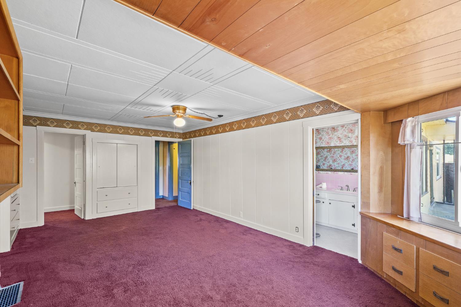 1301 N Douty St, Hanford, CA 93230