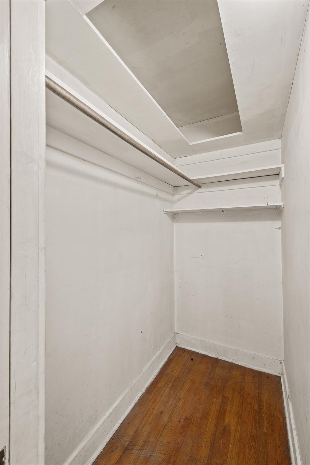 1301 N Douty St, Hanford, CA 93230