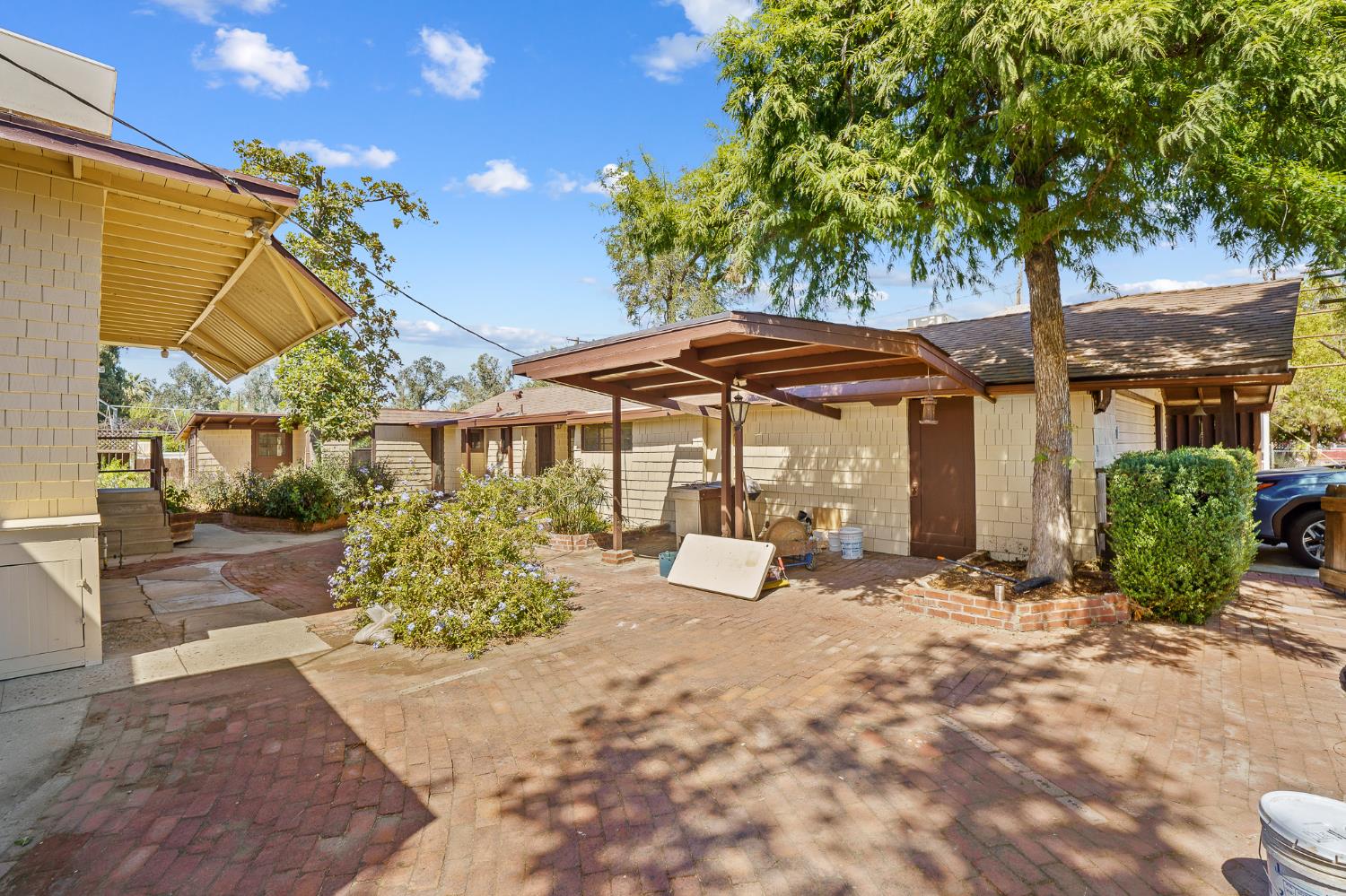 1301 N Douty St, Hanford, CA 93230