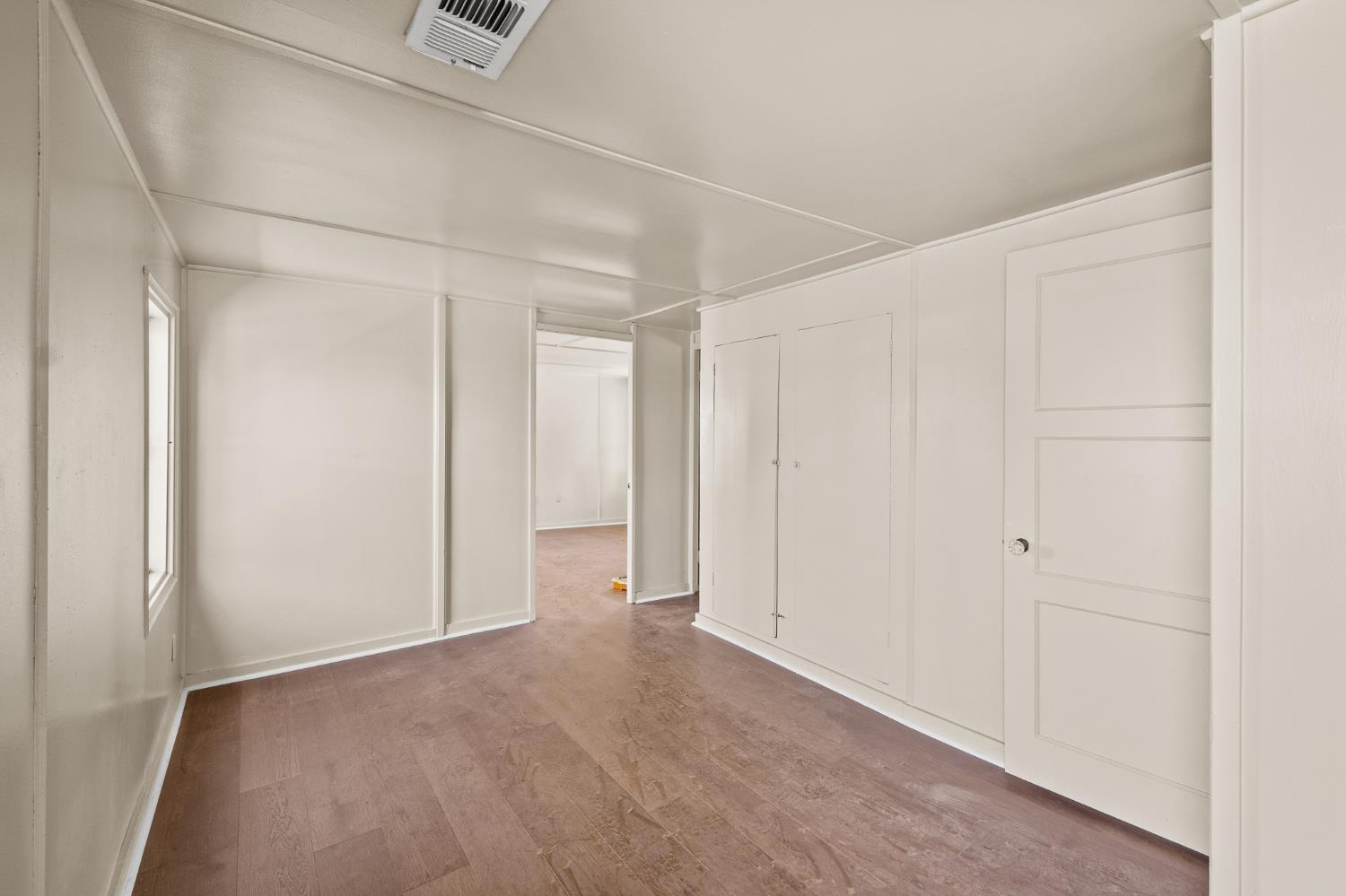 1301 N Douty St, Hanford, CA 93230