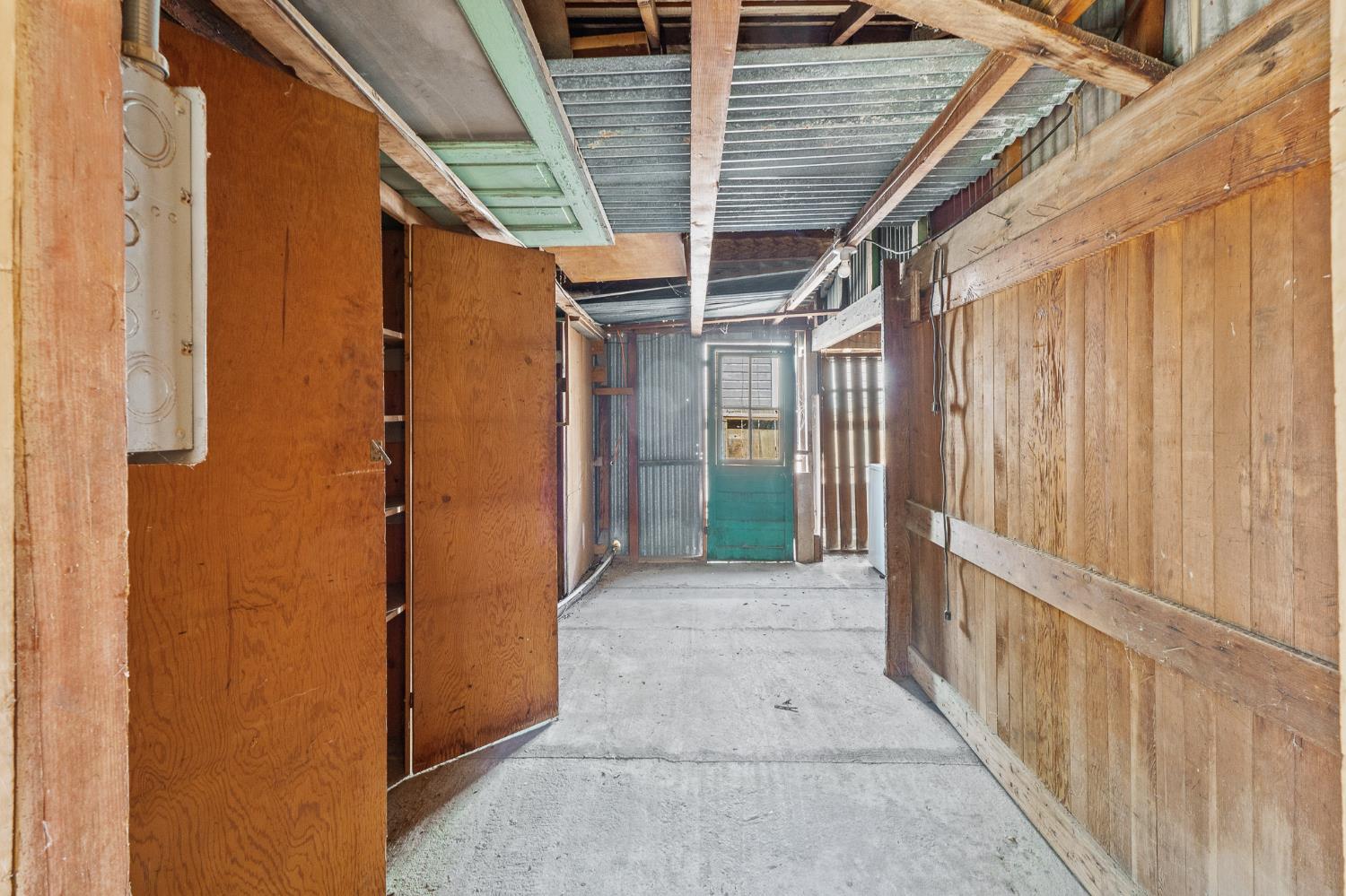 1301 N Douty St, Hanford, CA 93230