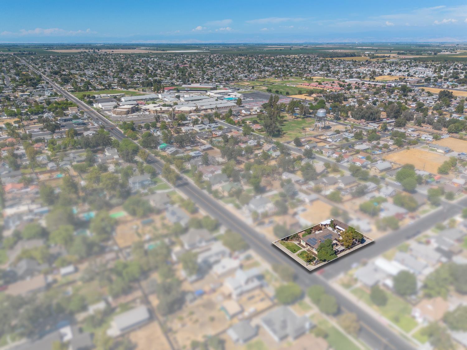 1301 N Douty St, Hanford, CA 93230