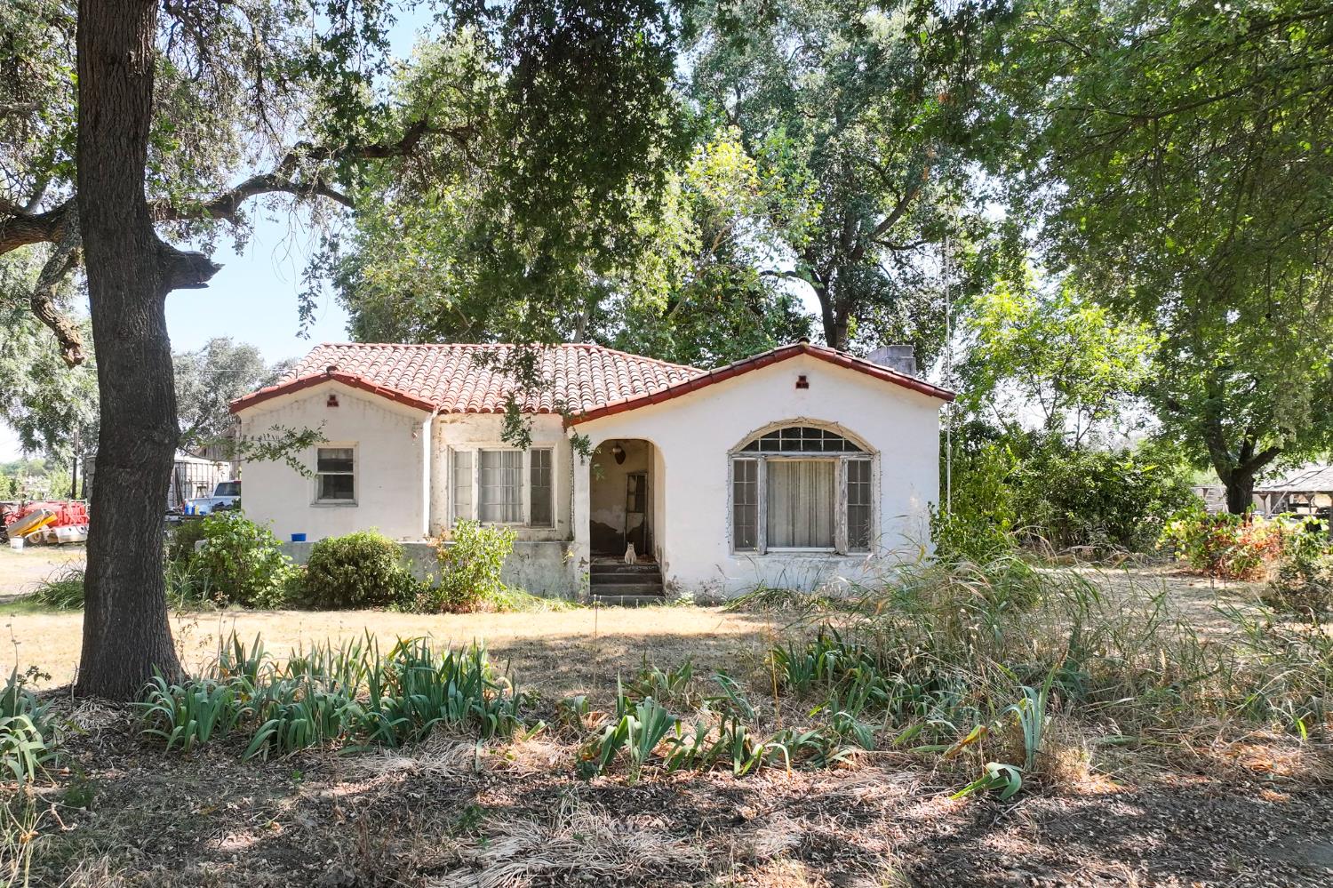 5721 E Riverdale Ave, Laton, CA 93242