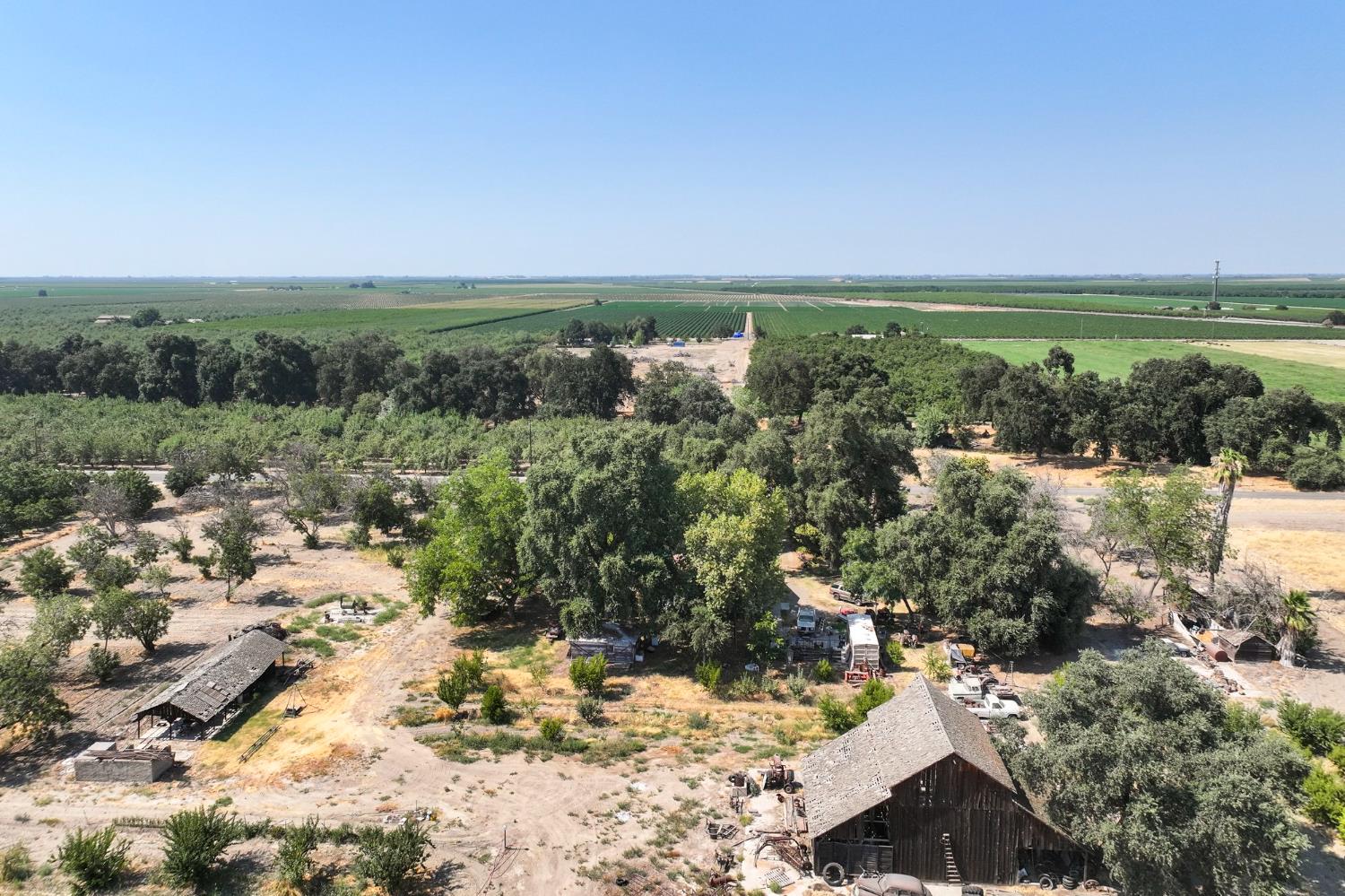 5721 E Riverdale Ave, Laton, CA 93242