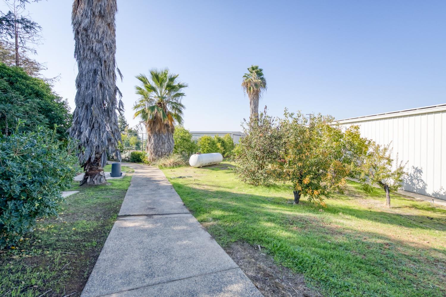 4715 E Copper Ave, Clovis, CA 93619