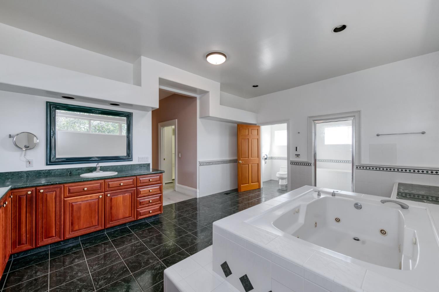 4715 E Copper Ave, Clovis, CA 93619