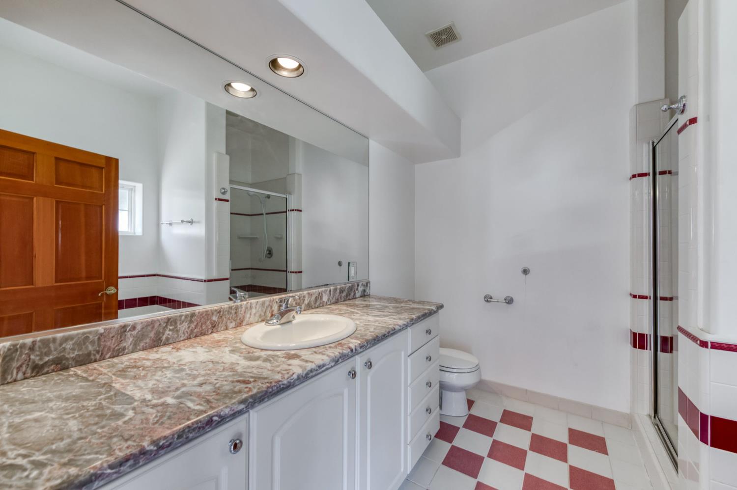 4715 E Copper Ave, Clovis, CA 93619