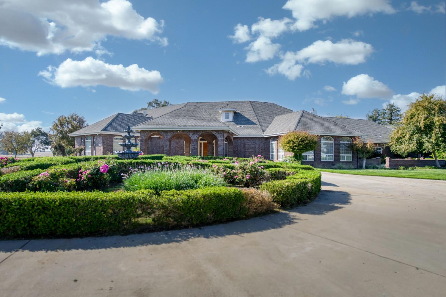 4715 E Copper Ave, Clovis, CA 93619