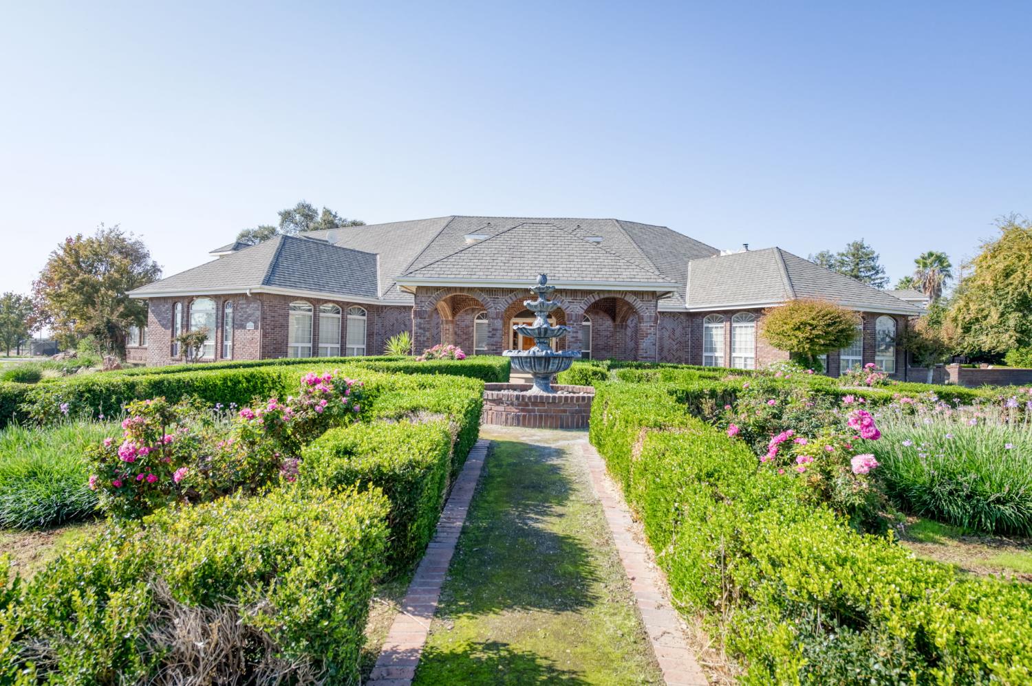 4715 E Copper Ave, Clovis, CA 93619