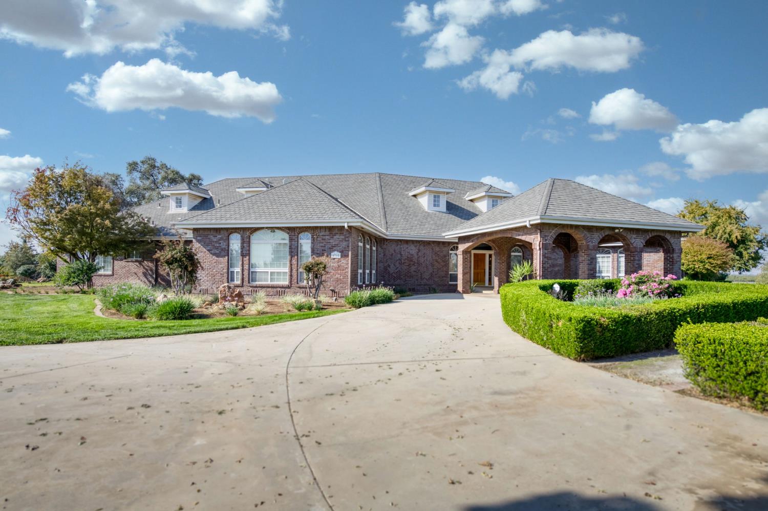 4715 E Copper Ave, Clovis, CA 93619