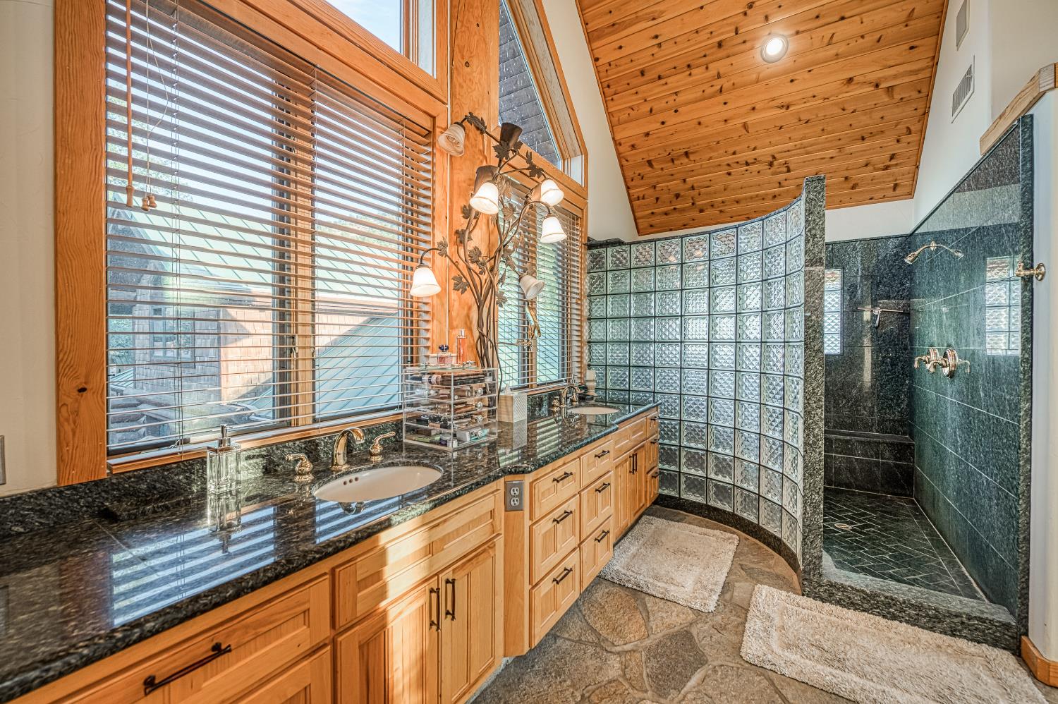 12755 Rusty Spur Ln, Clovis, CA 93619