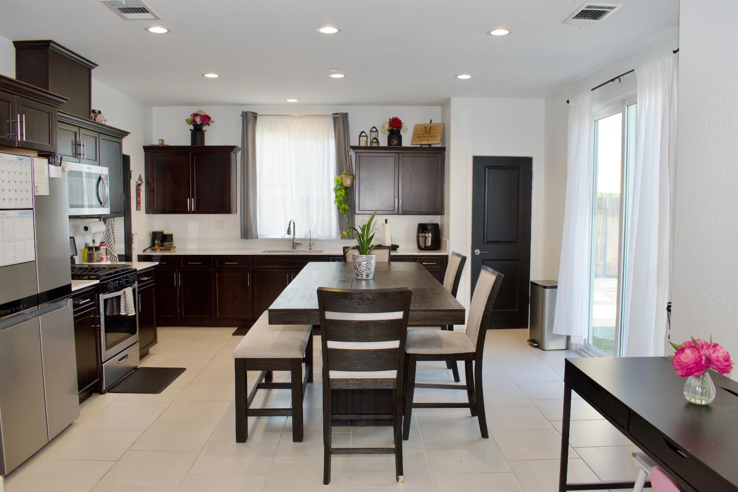 4136 N Vaughan Ave, Fresno, CA 93723