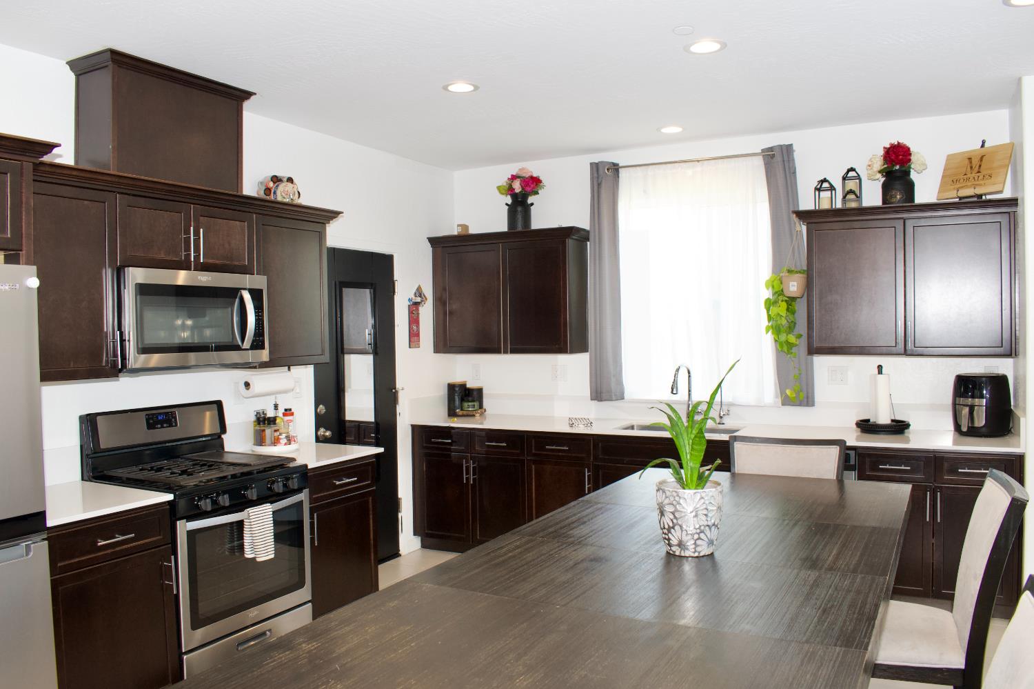 4136 N Vaughan Ave, Fresno, CA 93723