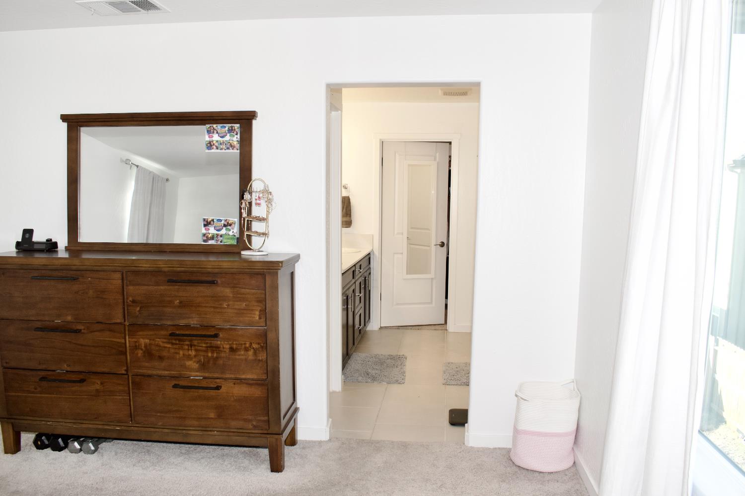 4136 N Vaughan Ave, Fresno, CA 93723