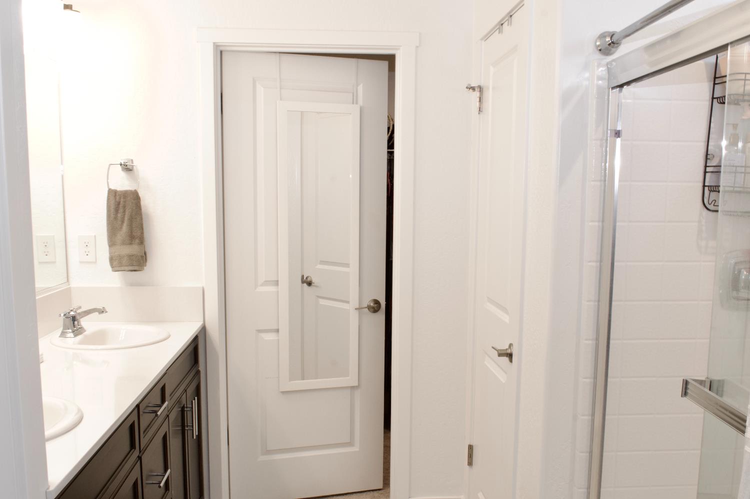 4136 N Vaughan Ave, Fresno, CA 93723