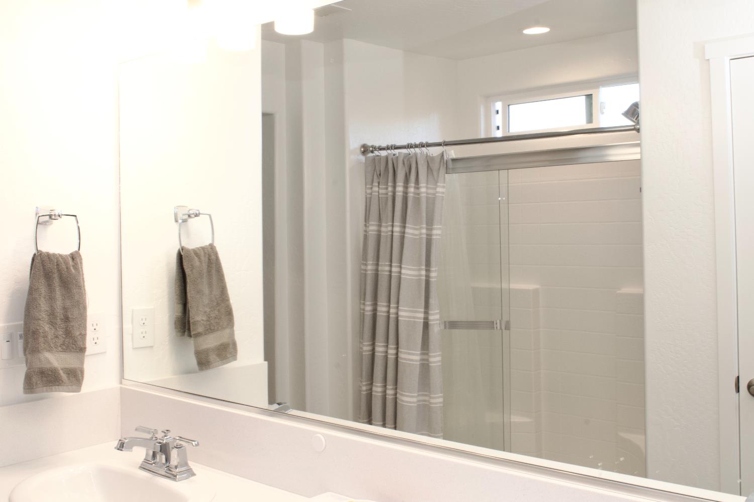 4136 N Vaughan Ave, Fresno, CA 93723