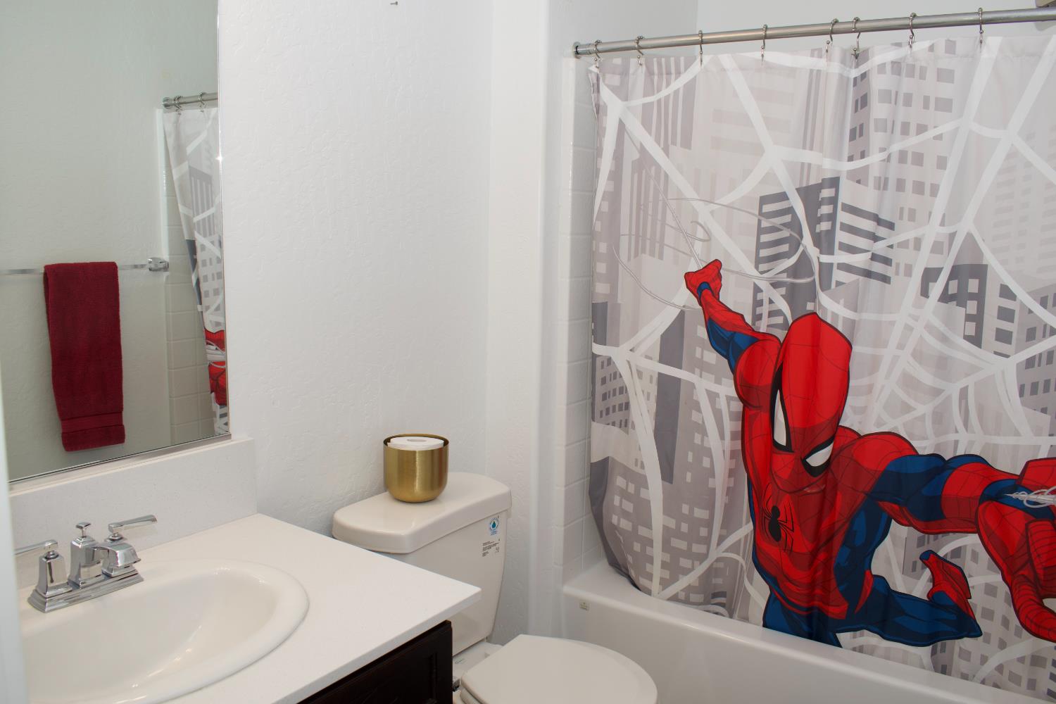 4136 N Vaughan Ave, Fresno, CA 93723