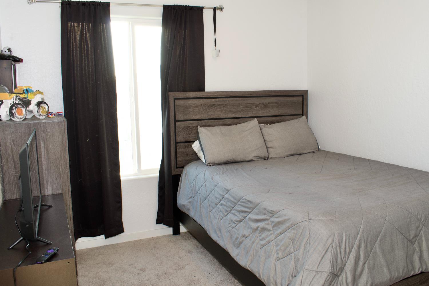 4136 N Vaughan Ave, Fresno, CA 93723