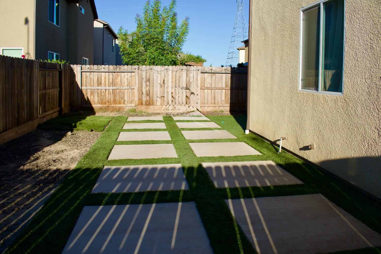 4136 N Vaughan Ave, Fresno, CA 93723