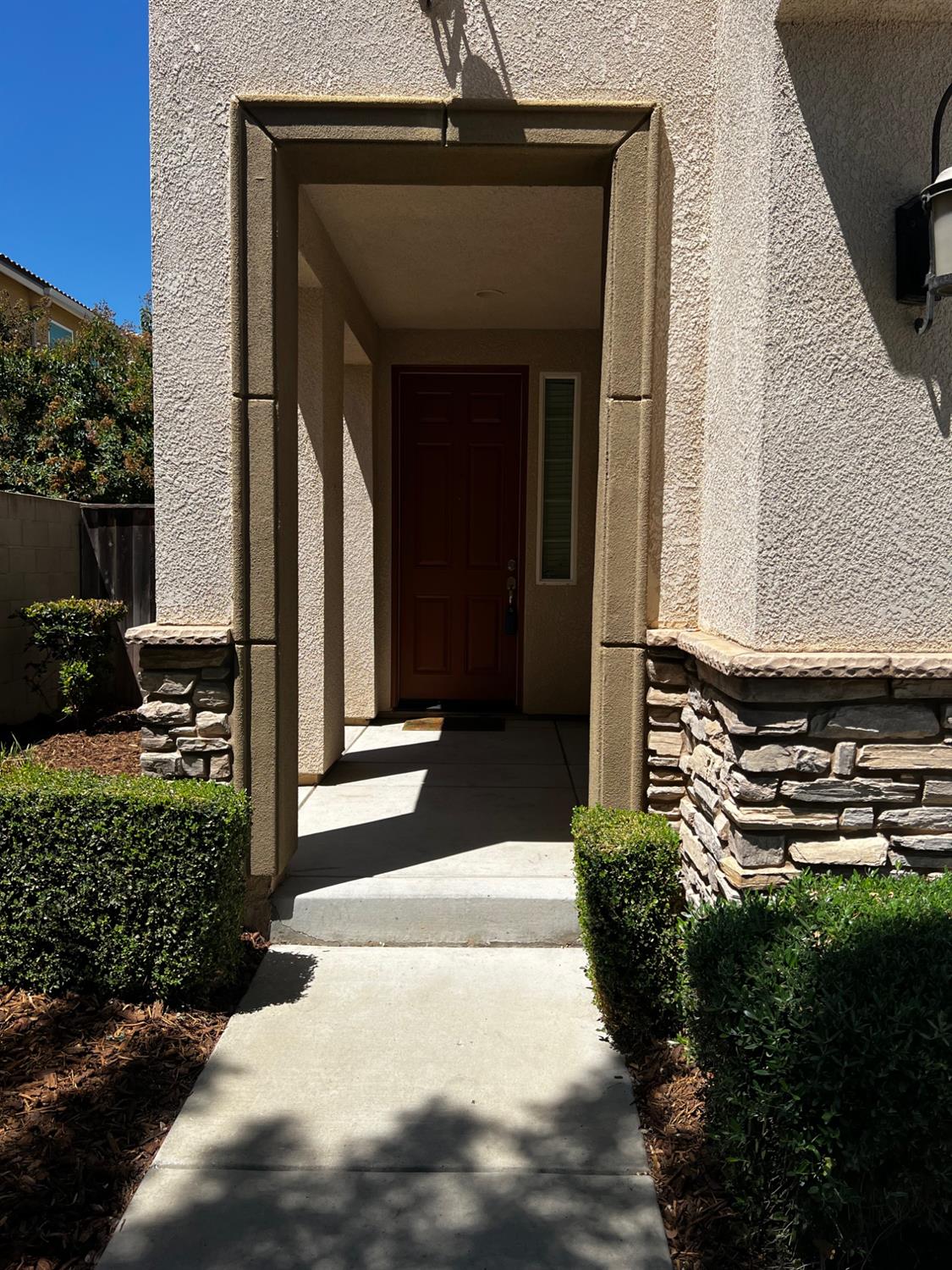 7037 N Creative Dr, Fresno, CA 93711