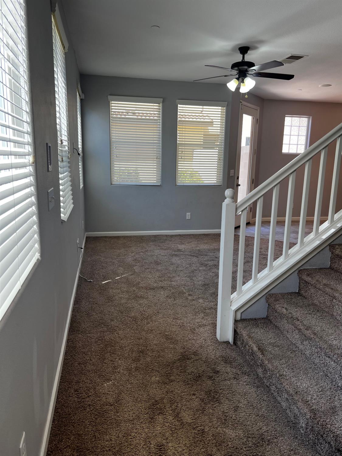 7037 N Creative Dr, Fresno, CA 93711