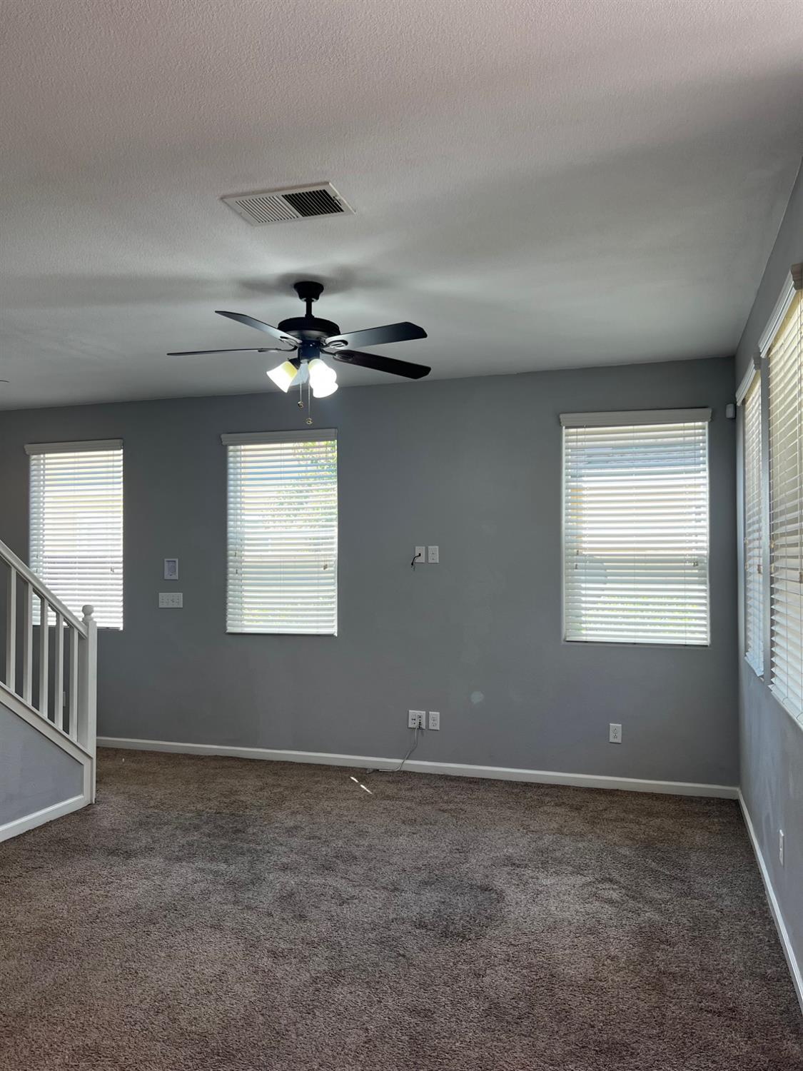 7037 N Creative Dr, Fresno, CA 93711