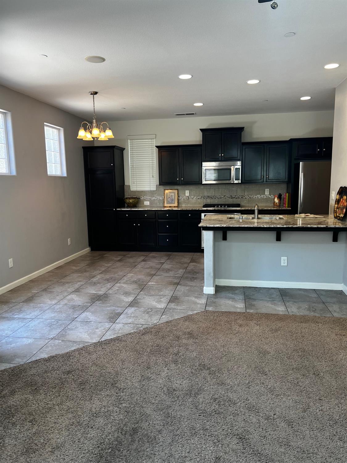 7037 N Creative Dr, Fresno, CA 93711