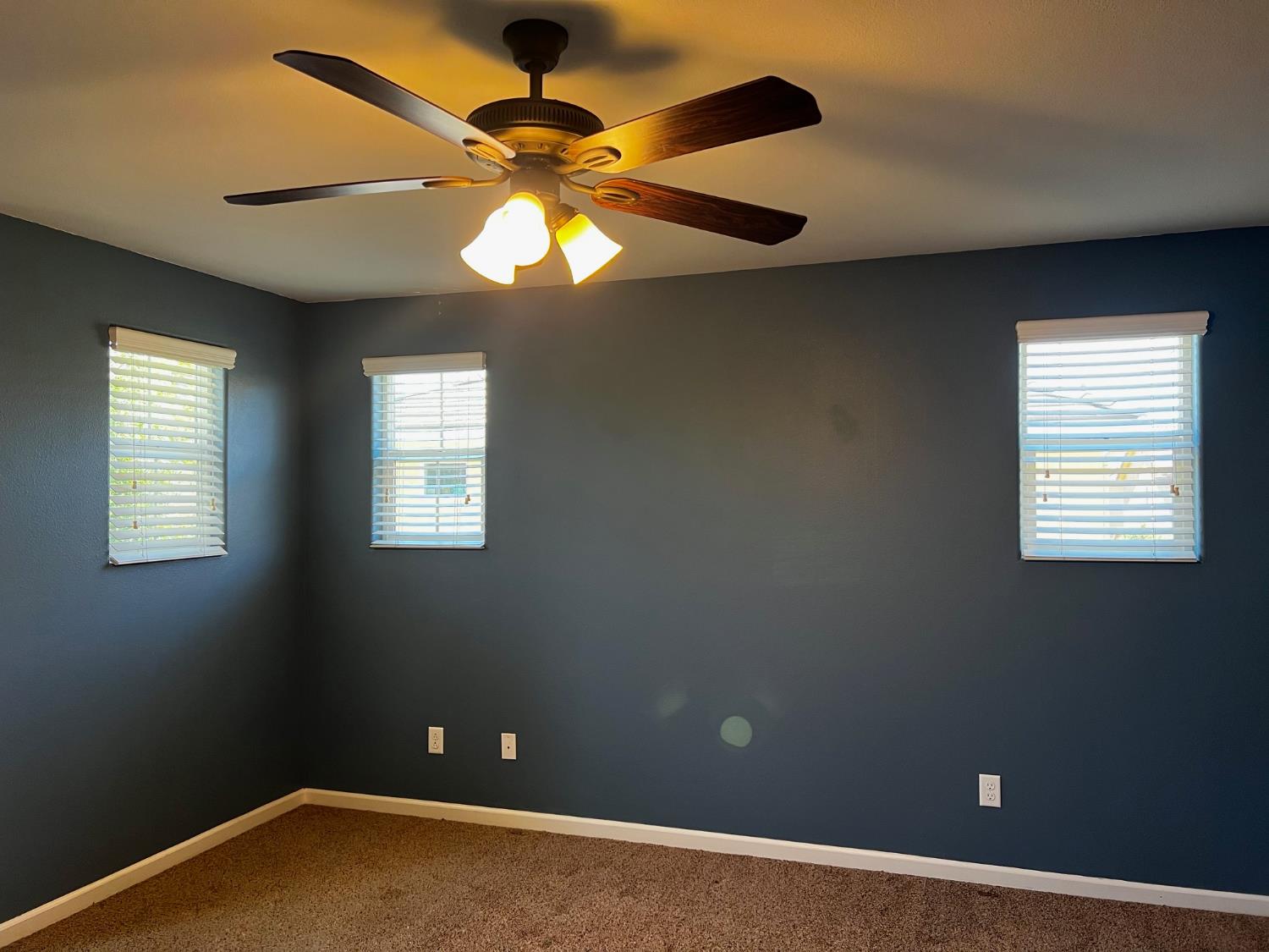 7037 N Creative Dr, Fresno, CA 93711