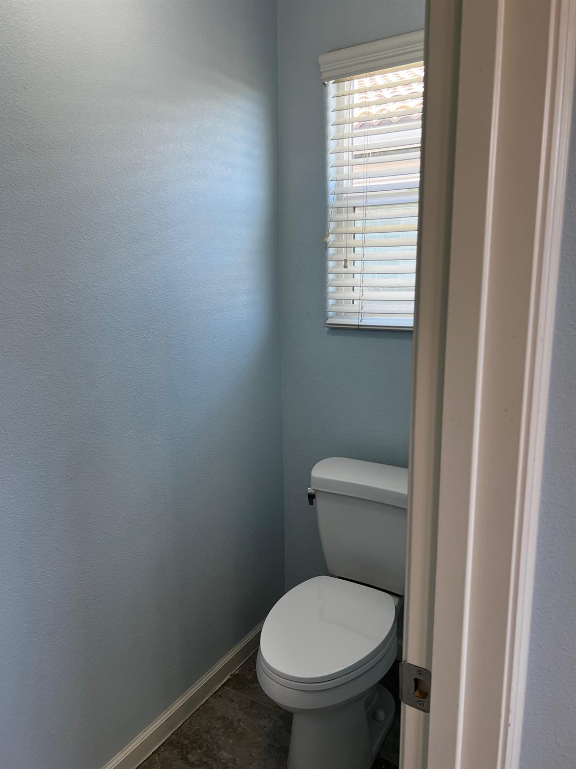 7037 N Creative Dr, Fresno, CA 93711