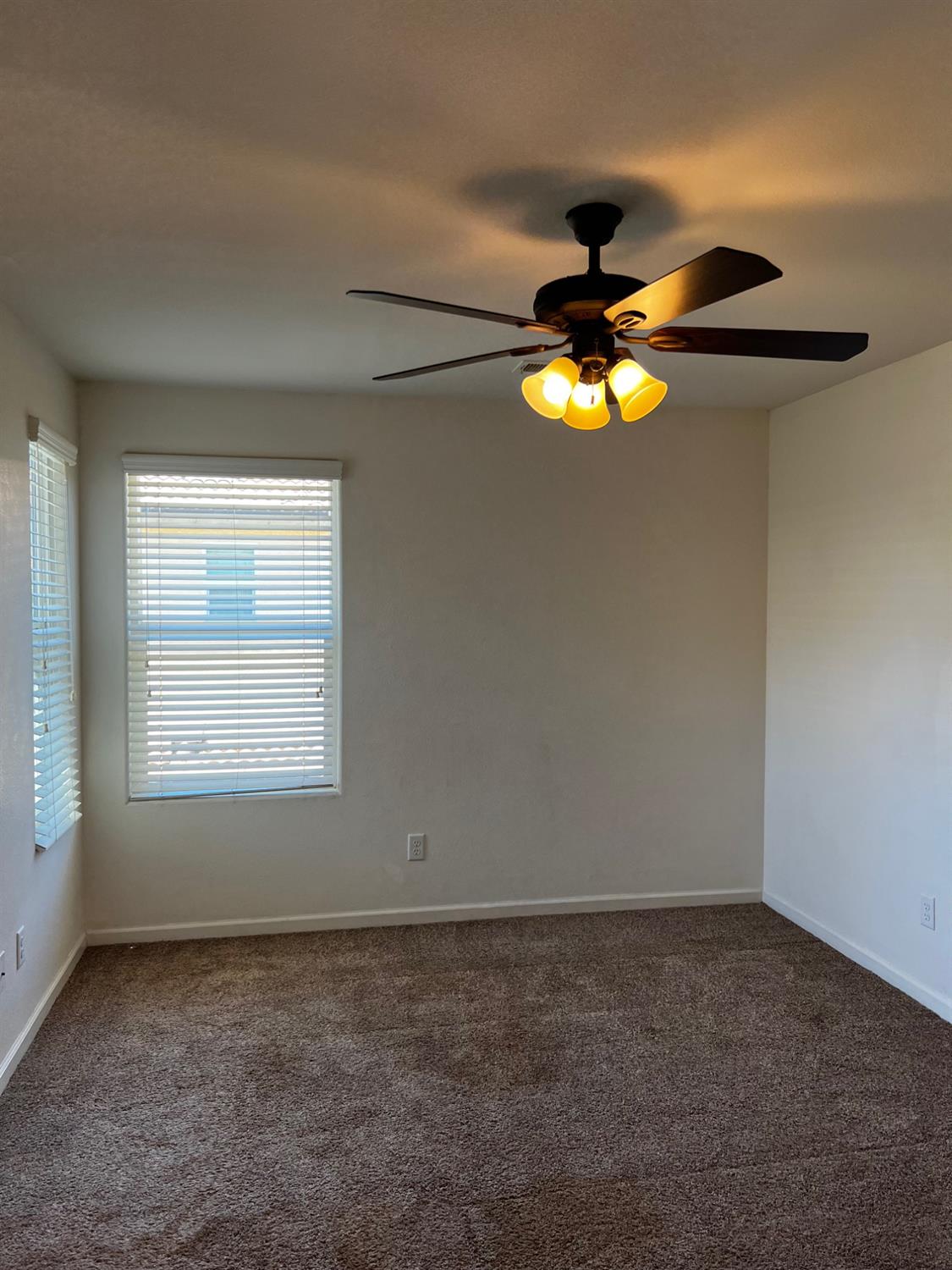 7037 N Creative Dr, Fresno, CA 93711