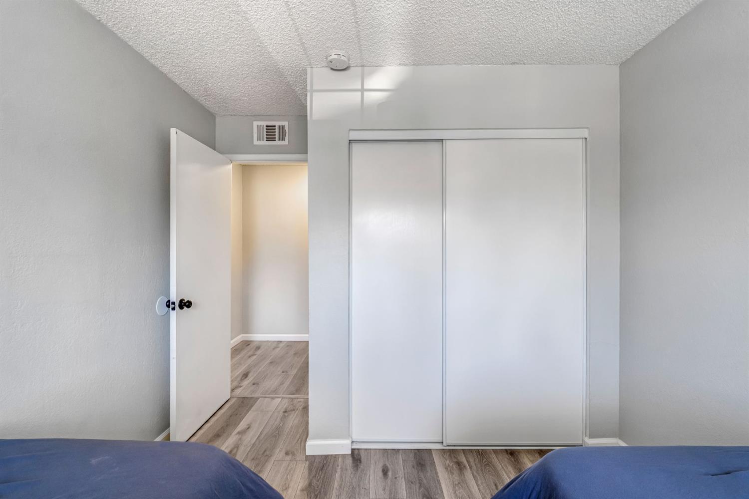 2244 Peach Ave #4, Clovis, CA 93612