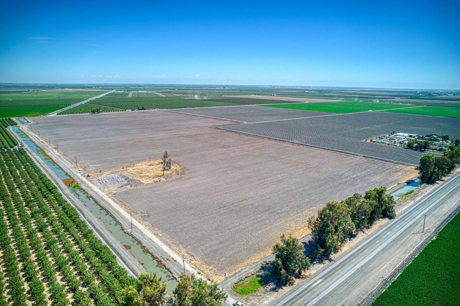 8830 S Sonoma Ave, Tranquillity, CA 93668