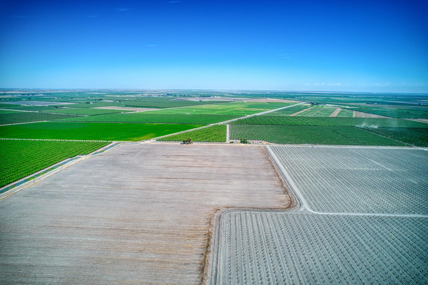 8830 S Sonoma Ave, Tranquillity, CA 93668