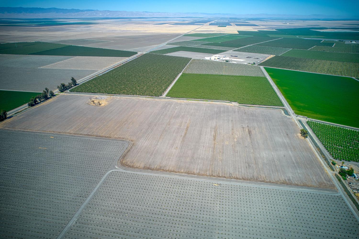 8830 S Sonoma Ave, Tranquillity, CA 93668