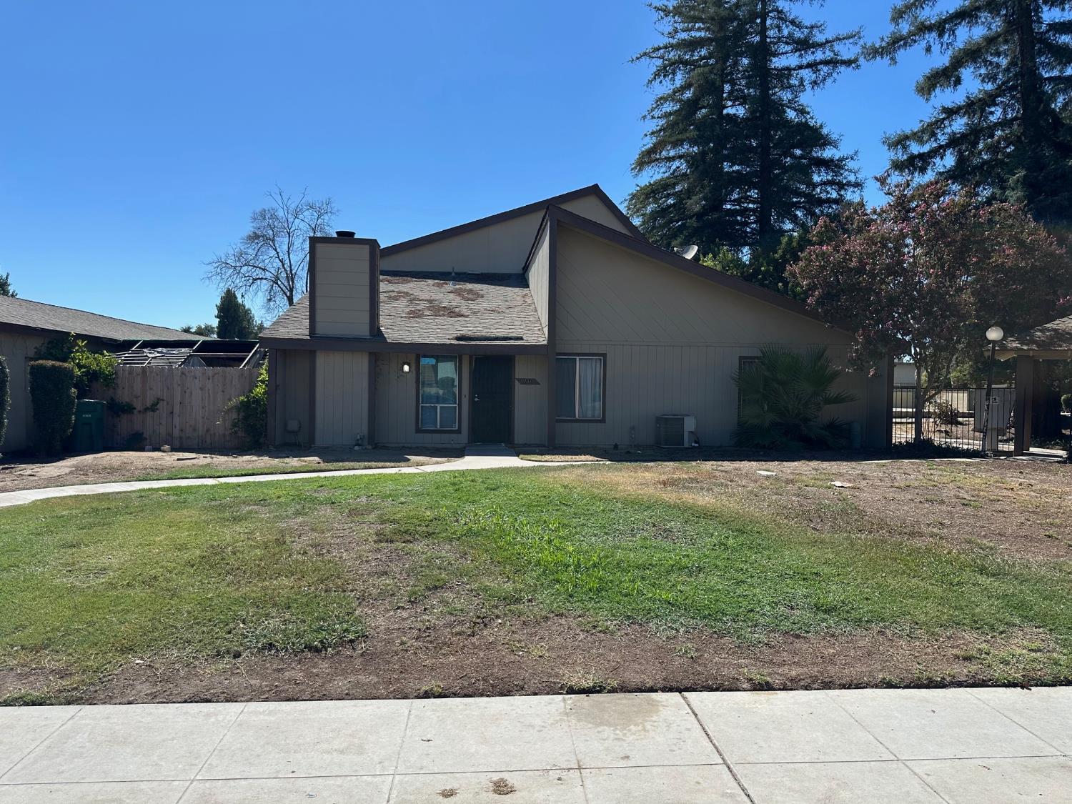 350 S Argyle Ave #101, Fresno, CA 93727