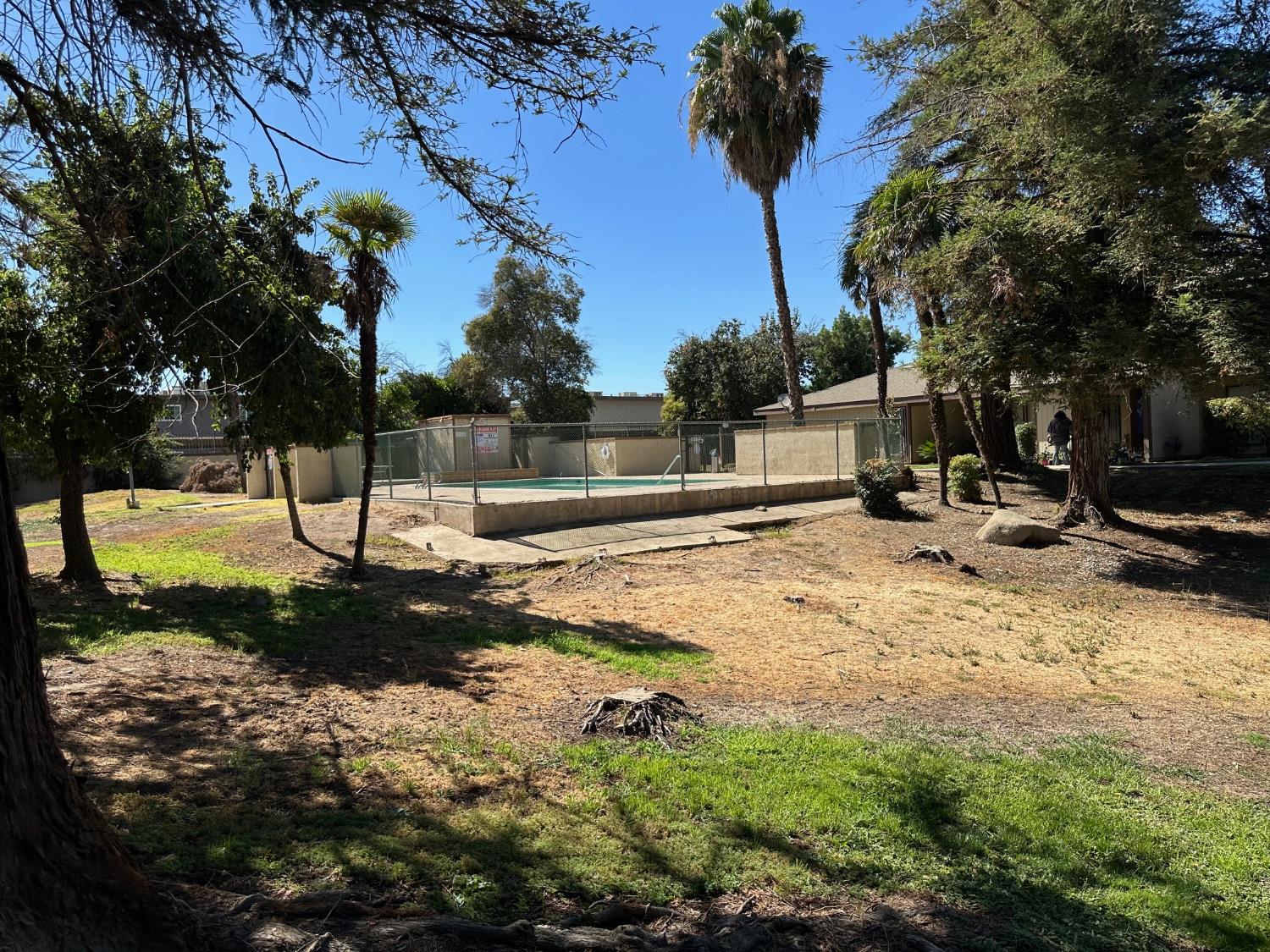 350 S Argyle Ave #101, Fresno, CA 93727