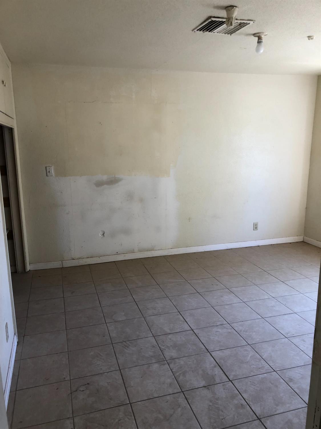 1590 E Dinuba Ave, Reedley, CA 93654