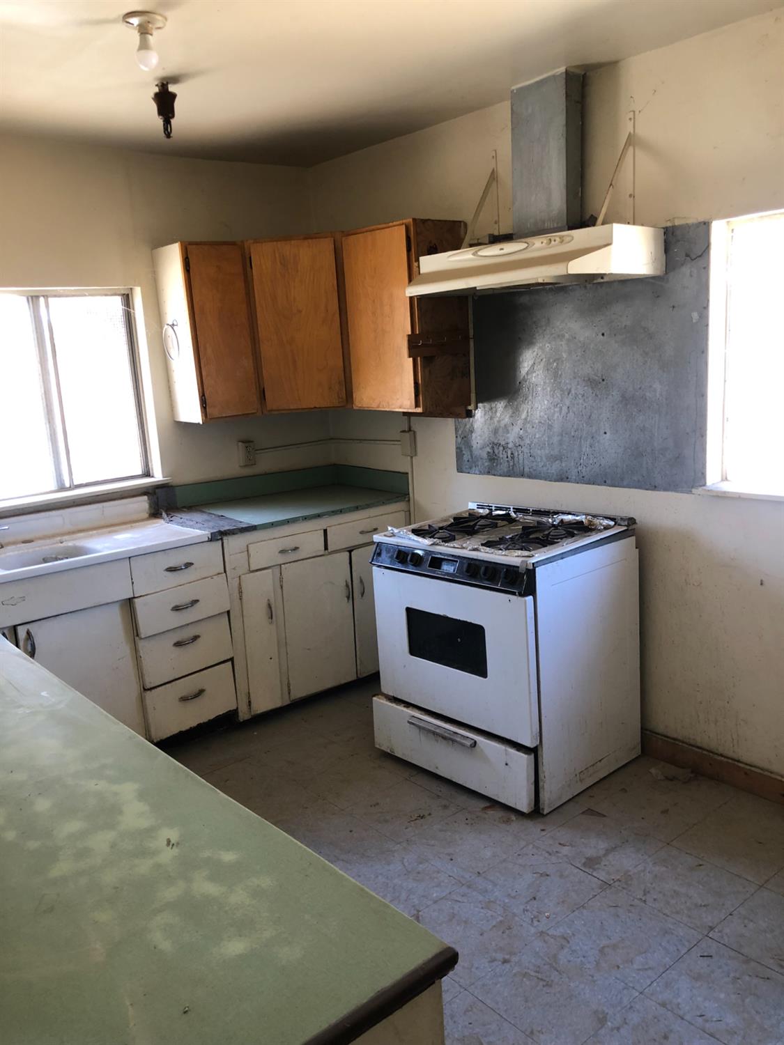 1590 E Dinuba Ave, Reedley, CA 93654