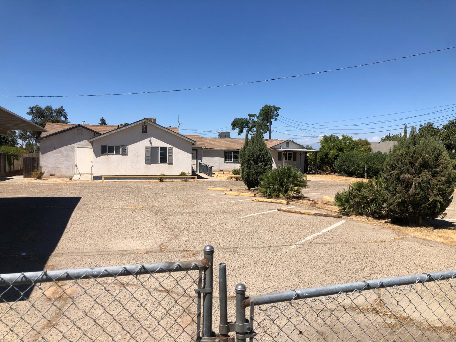 1590 E Dinuba Ave, Reedley, CA 93654