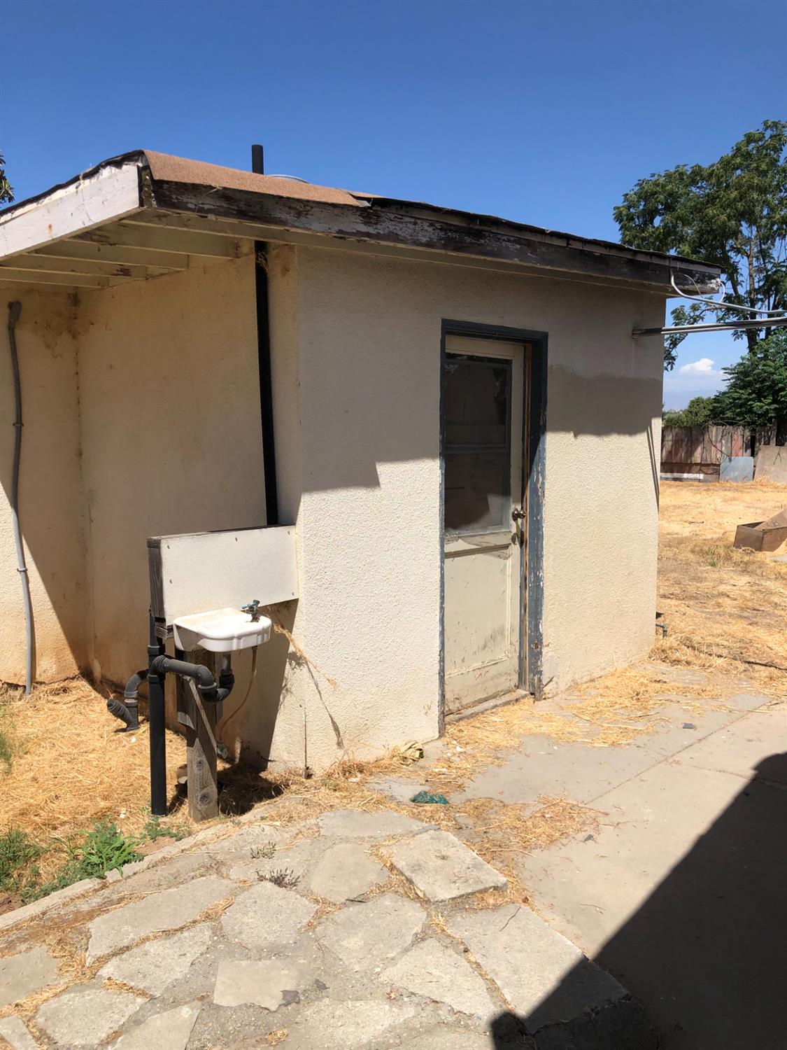 1590 E Dinuba Ave, Reedley, CA 93654