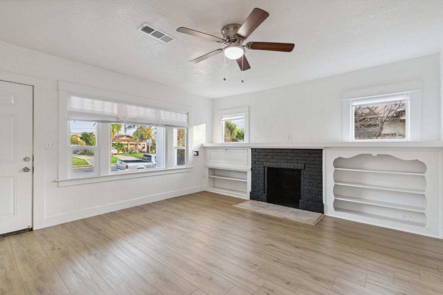 555 N Harrison Ave, Fresno, CA 93728