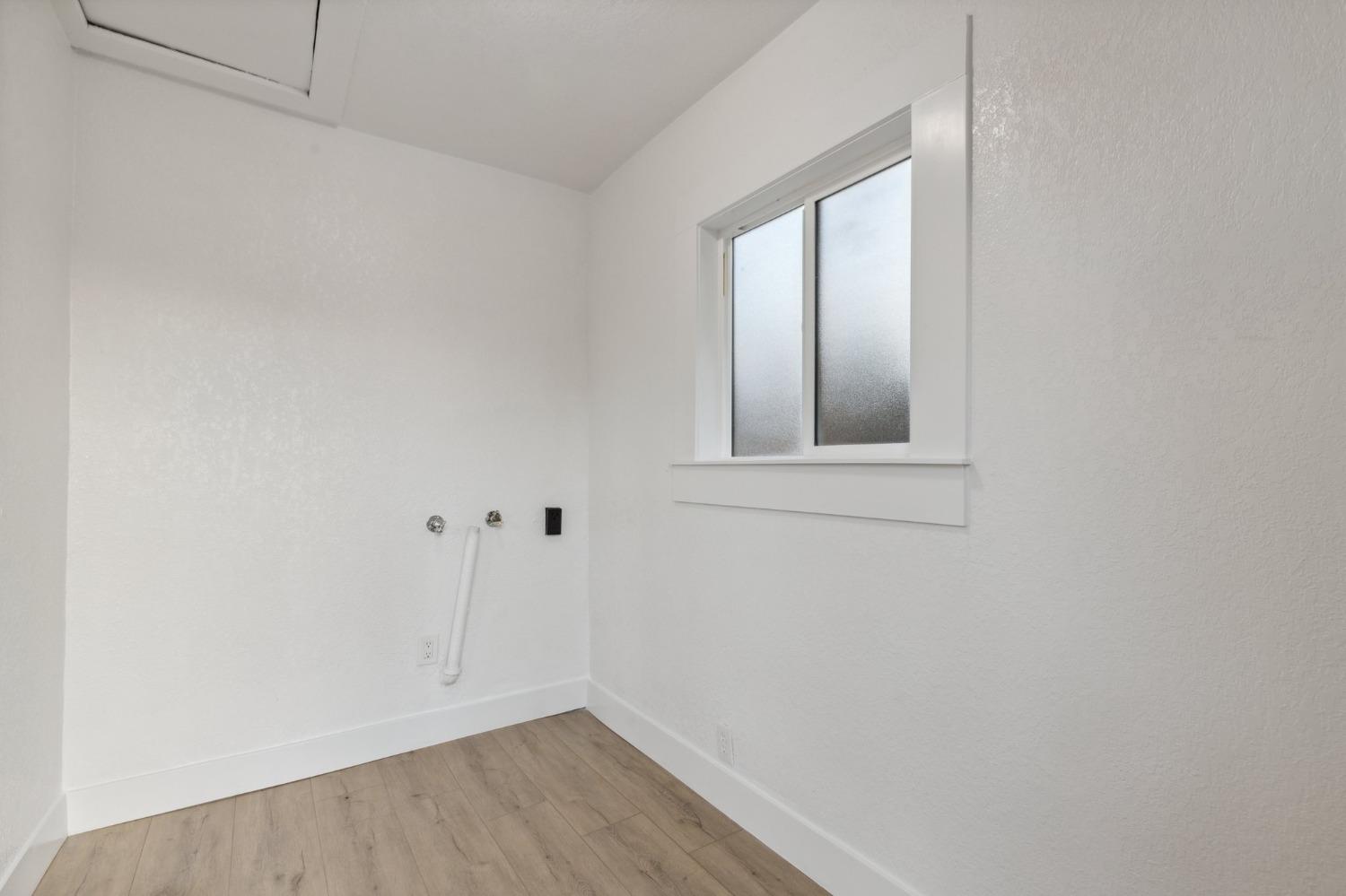 555 N Harrison Ave, Fresno, CA 93728