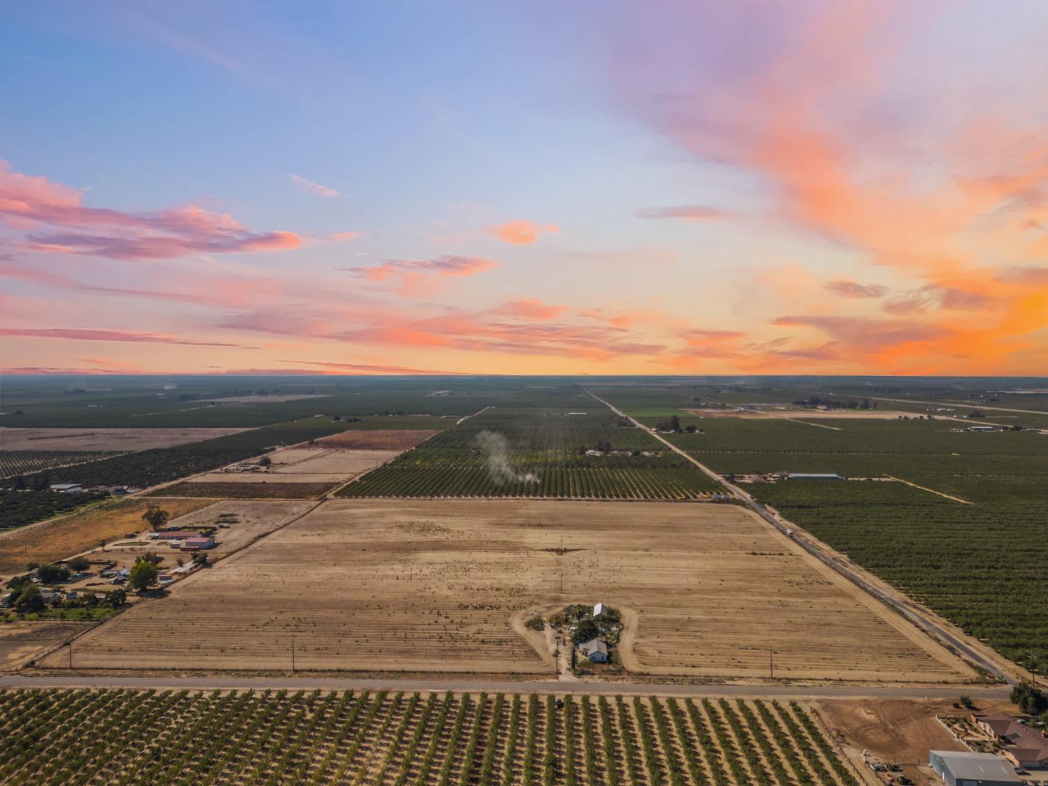 1095 E Mountain View Ave, Fresno, CA 93725