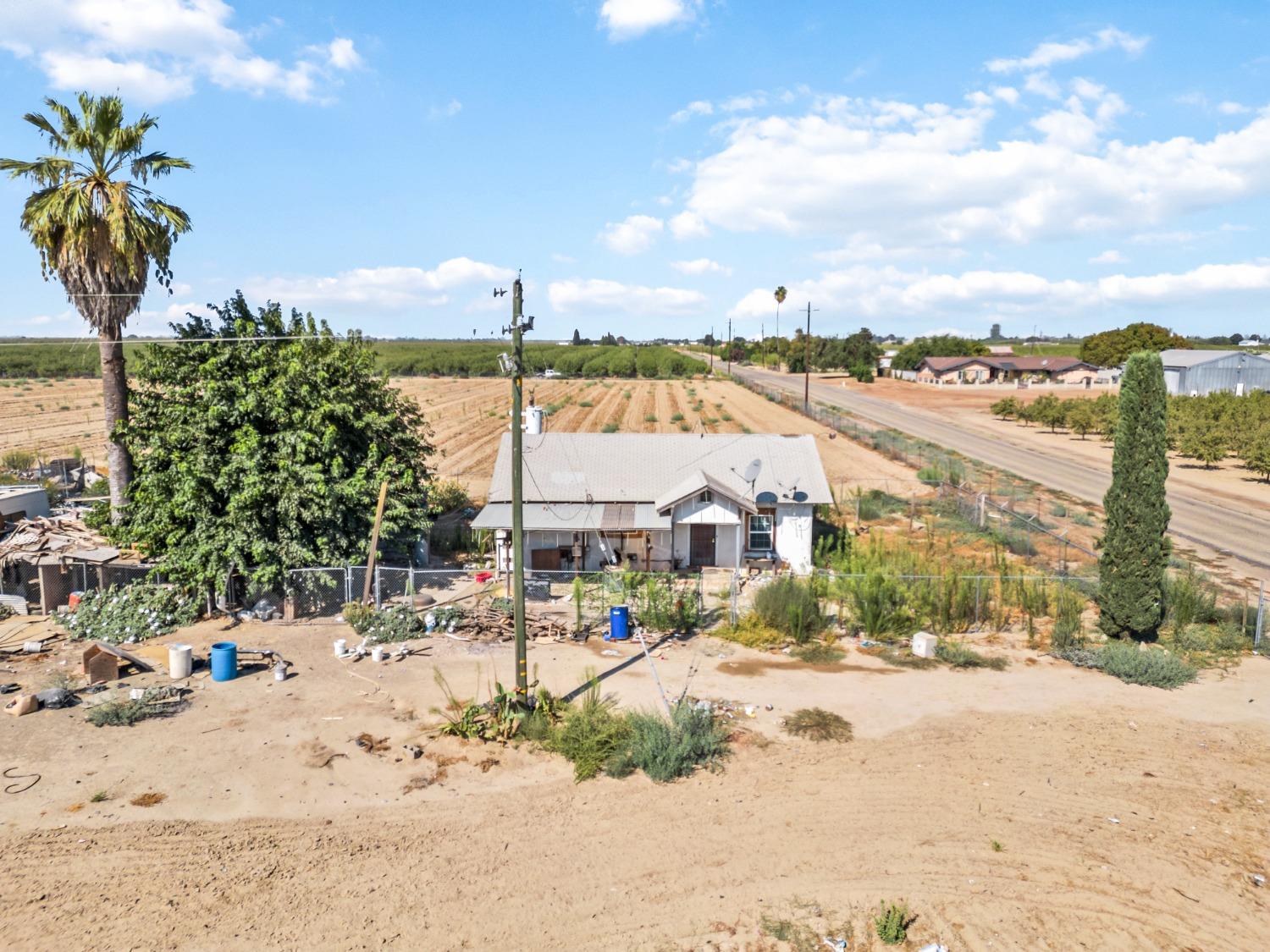 1095 E Mountain View Ave, Fresno, CA 93725