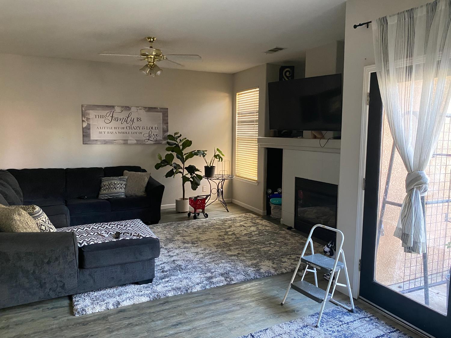 2606 Hillcrest St, Selma, CA 93662