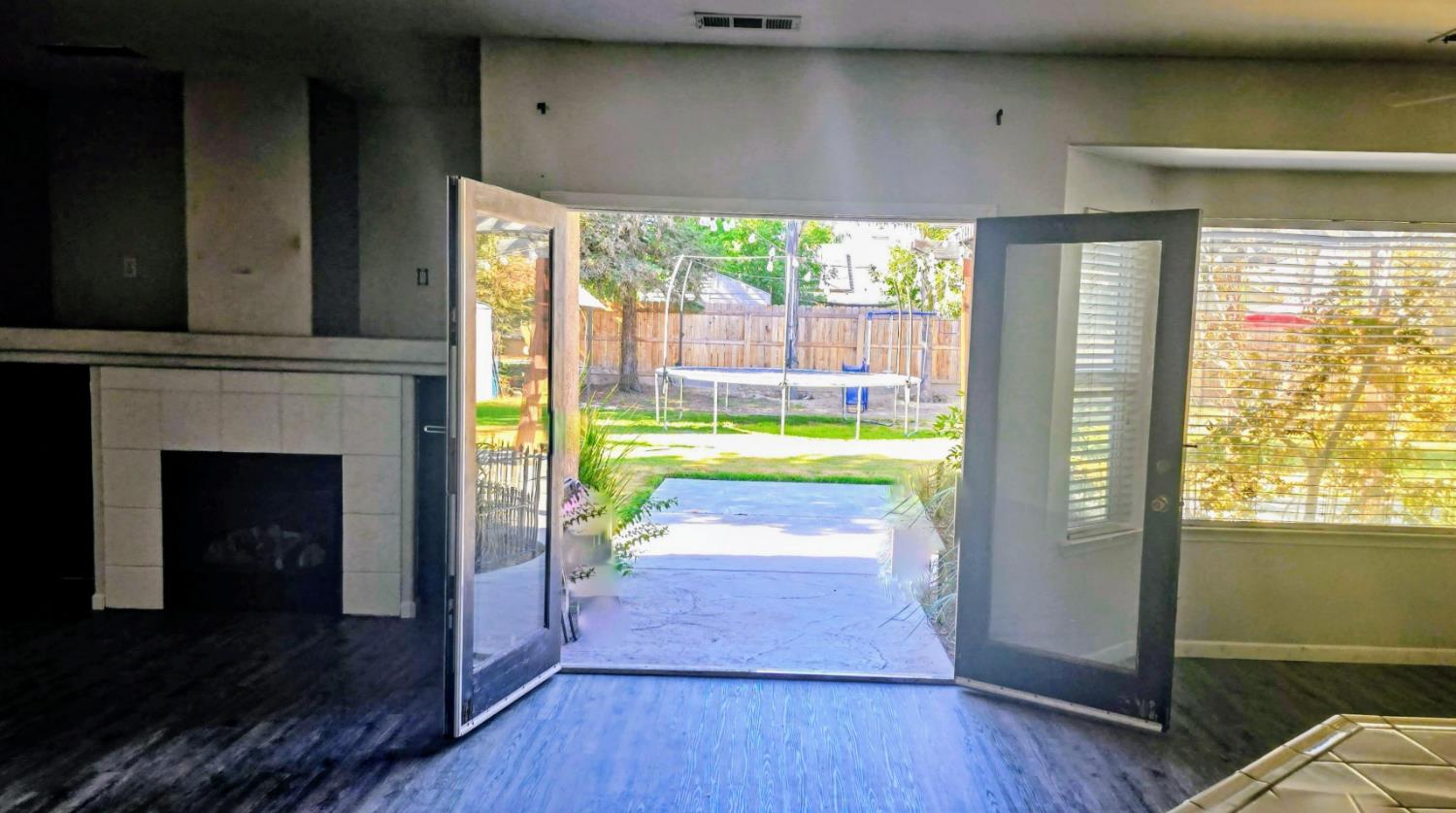 2606 Hillcrest St, Selma, CA 93662